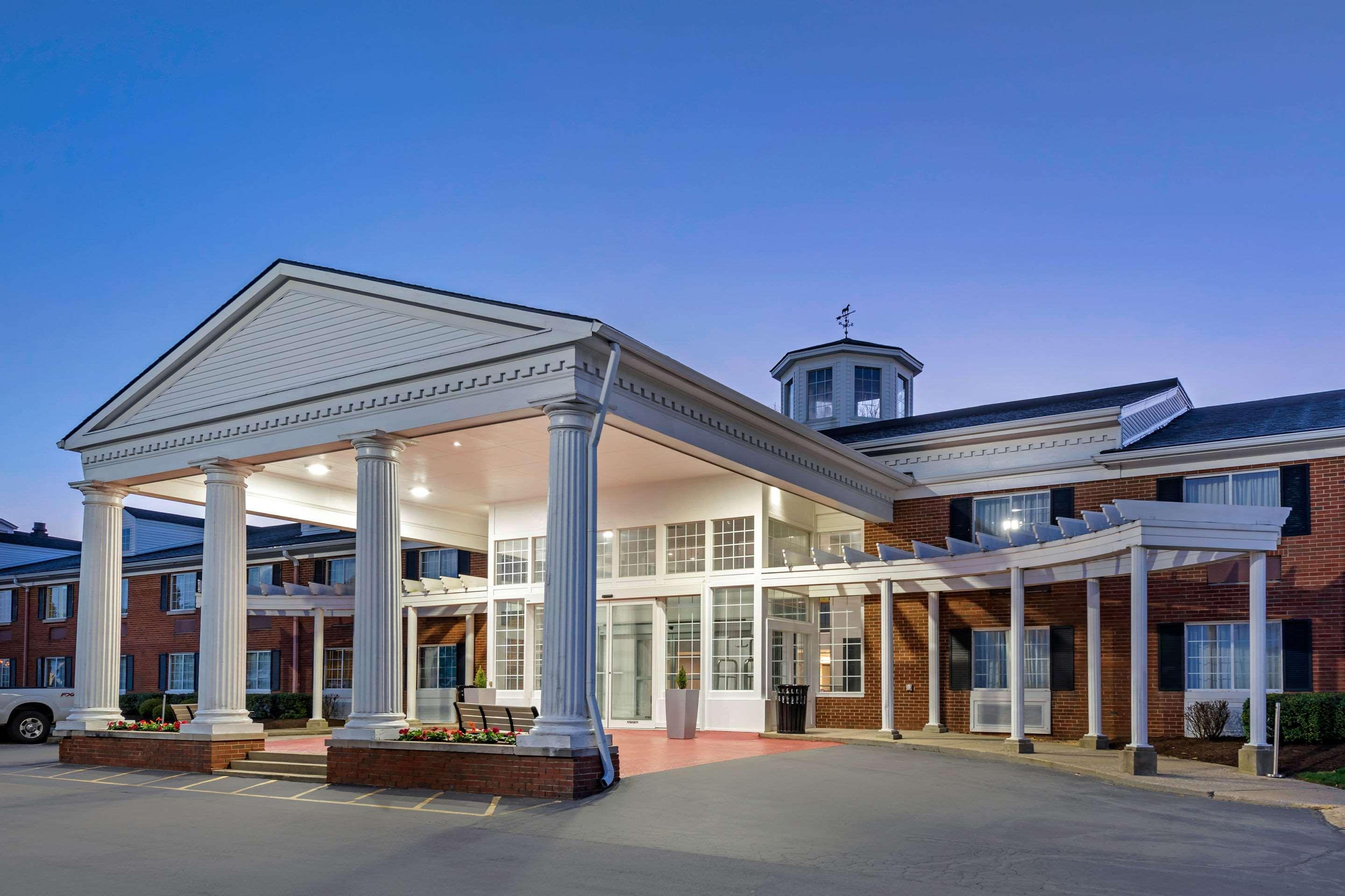 Clarion Hotel Conference Center - North Lexington Exterior photo